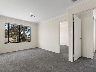 21 Corbett Way, Booragoon