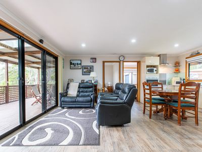 8 Brewis Place, Lake Leake