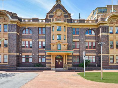 2 / 49 Telford Street, Newcastle East