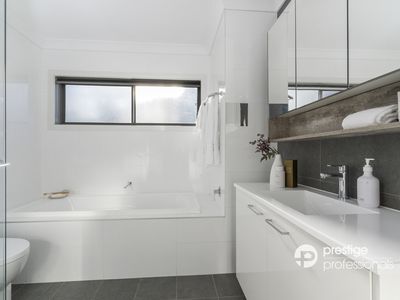 6 Boniwell Road, Moorebank