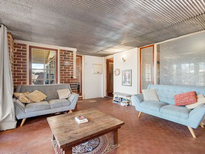 135 Safety Bay Road, Shoalwater