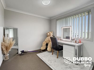 31 Magnolia Boulevard, Dubbo