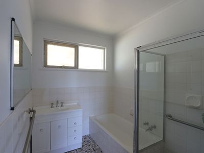 12 Hillcrest Avenue, Mount Gambier