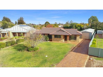 116 Kurrajong Parade, Narromine