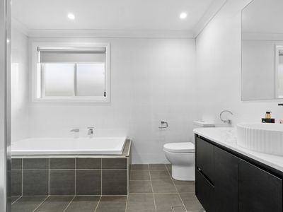 12 Blades Place, Mount Annan