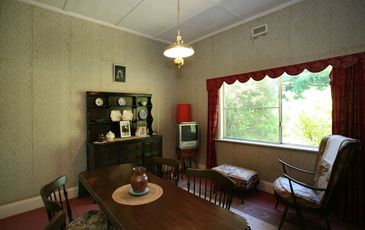 16 Salisbury Road, Beaconsfield Upper
