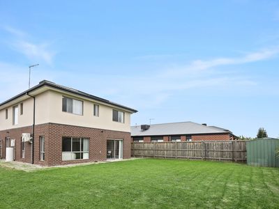52 Lincoln Avenue, Officer
