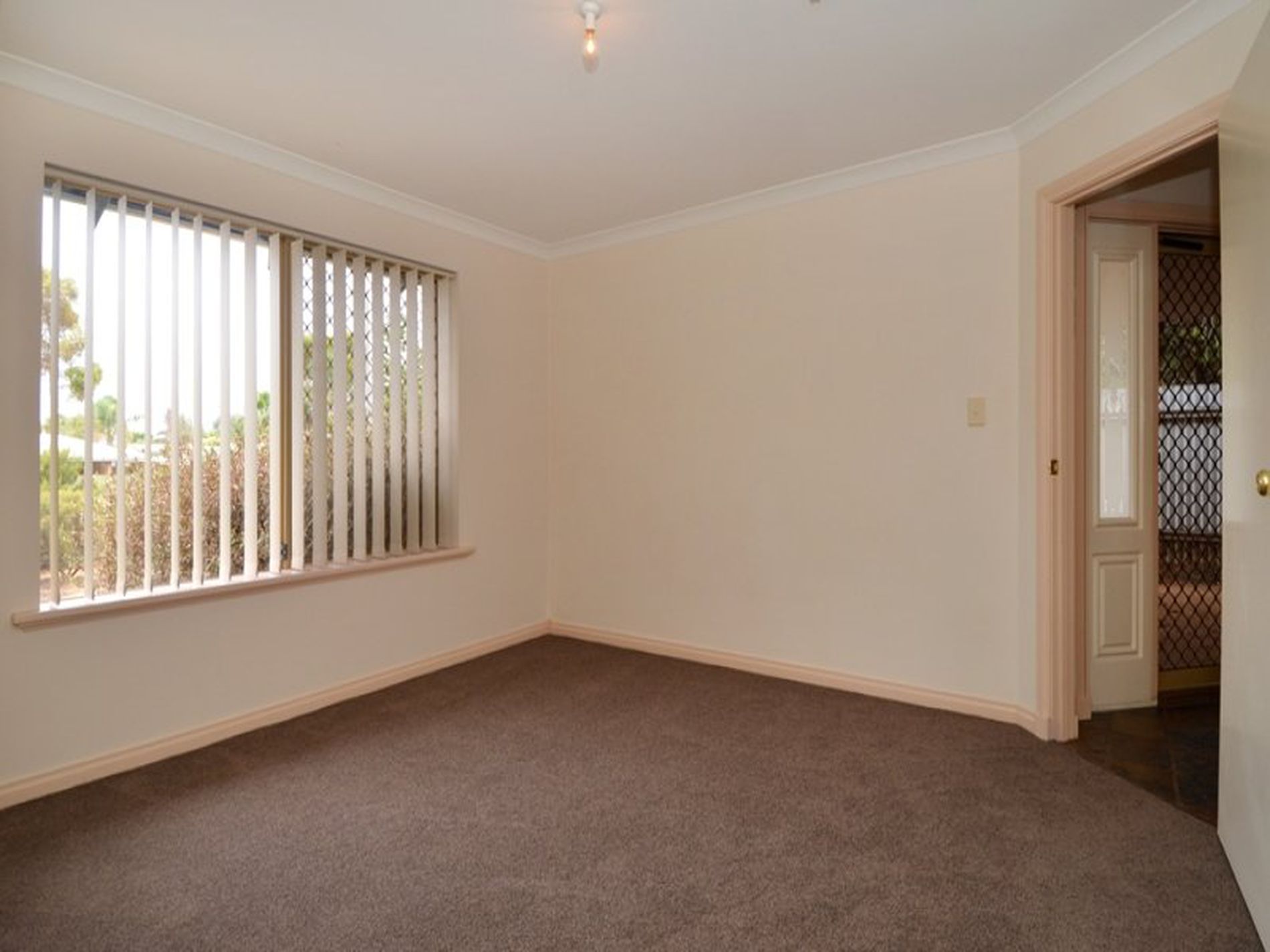 8A Siberia Close, Hannans