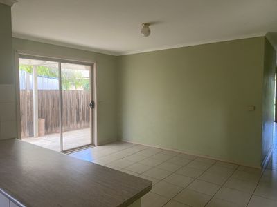 14 St Lawrence Close, Werribee
