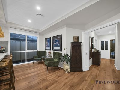 42 Plowman Court, Epping