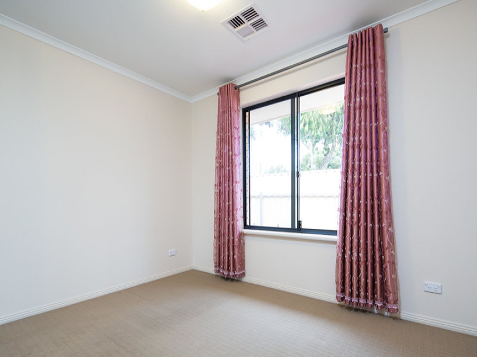 11 Gray Avenue, Northfield