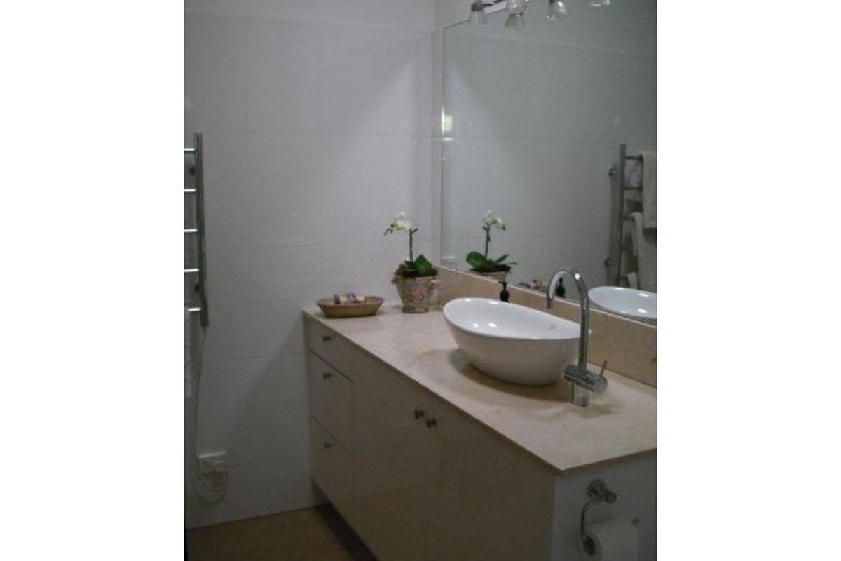 13 Bank Street, Avenel