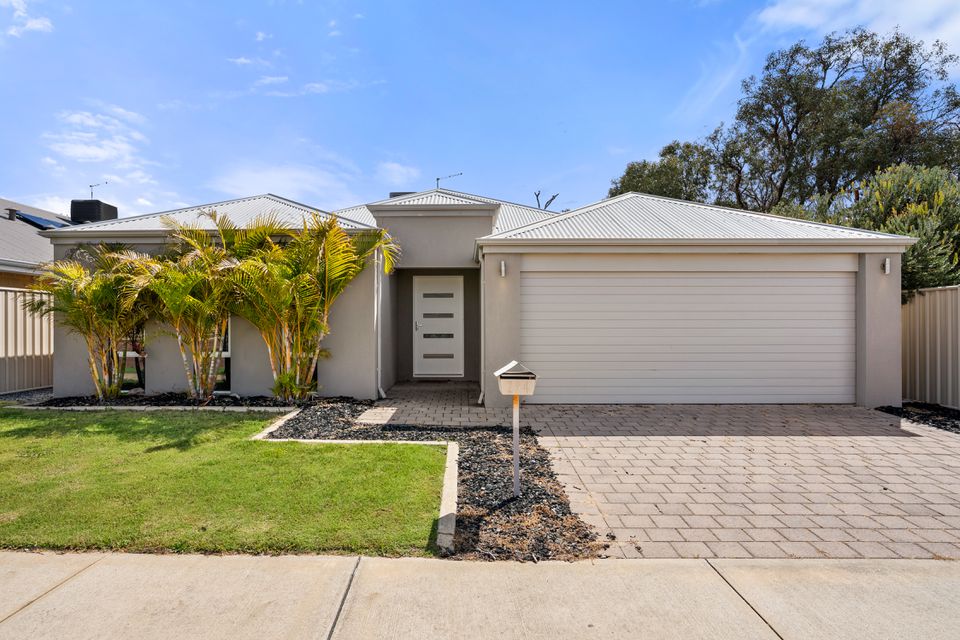 294 Pebble Beach Blvd, Meadow Springs