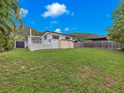 24 Endeavour Cct, Cannonvale