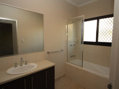2 Loy Place, Rosebery