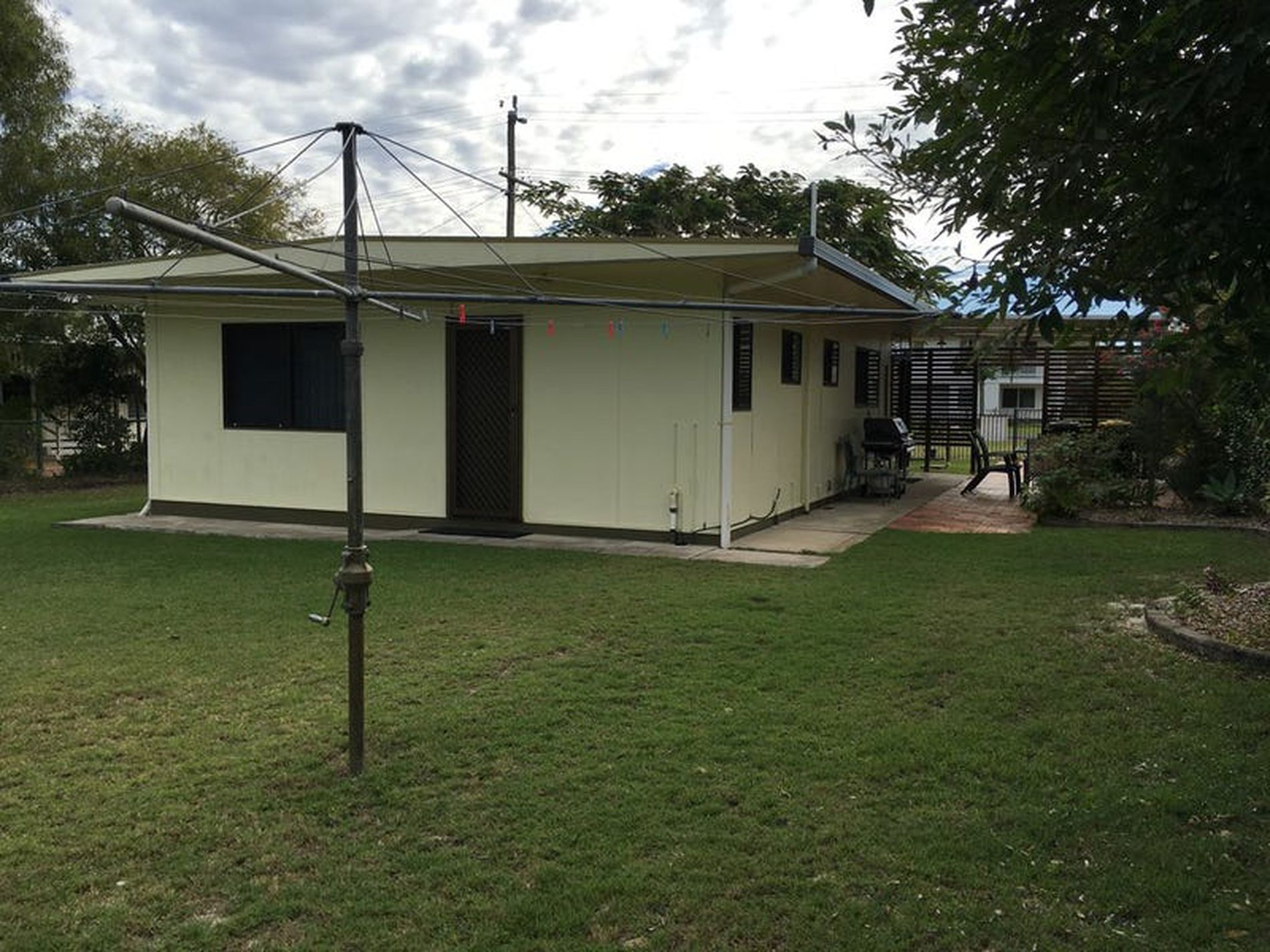 12 Fifth Avenue, Woodgate