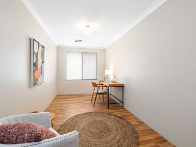 11 Barnard Grove, Byford