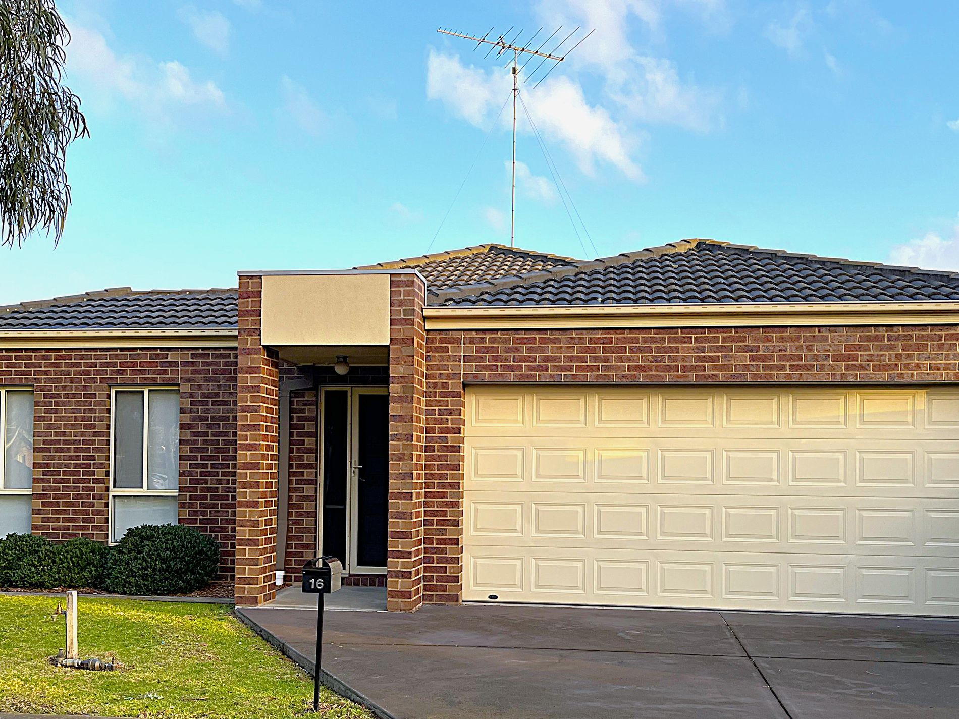 16 Grassland Grove, Leopold