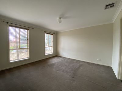 115 Rose Grange Boulevard, Tarneit