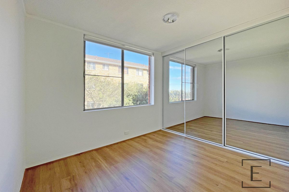 2 / 6 Punt Road, Gladesville
