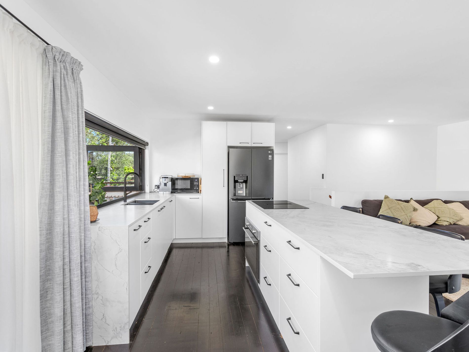 67 The Lakes Way, Forster