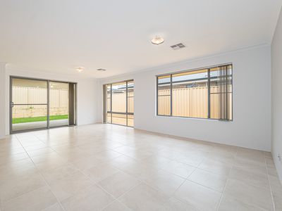 27 Pingaring Court, Byford