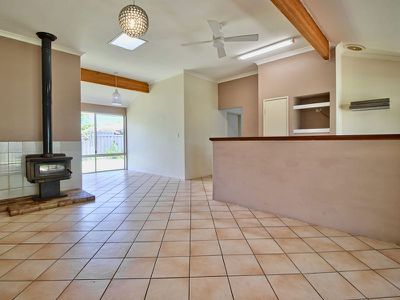 12 Mast Court , Waikiki