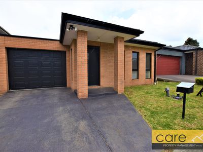 8 Karlson Way, Cranbourne North