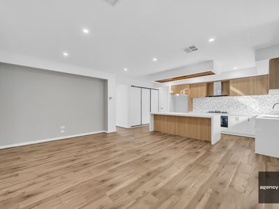 11 Paradoxa Drive, Tarneit