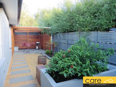 2 / 9 Collins Street, Mentone