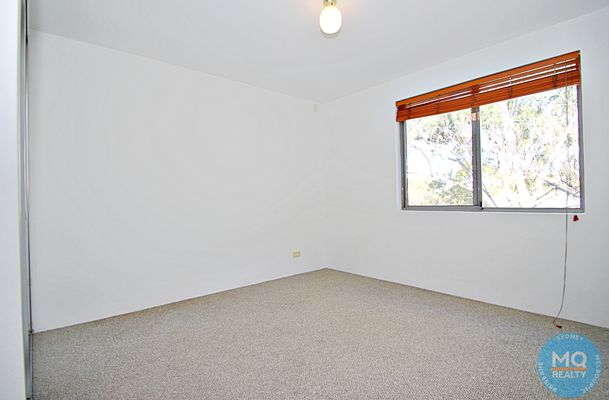 12 / 3 Nurmi Avenue, Newington