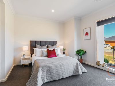 37 Parrot Drive, Weir Views