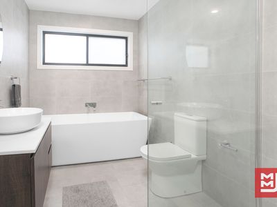 1 Yadboro Way, Tullimbar