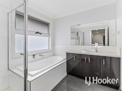 12 Pistachio Close, Hampton Park