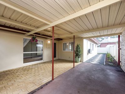 21 Sutherland Close North, Guildford