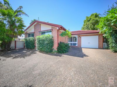 2 Pine Court, Blue Haven