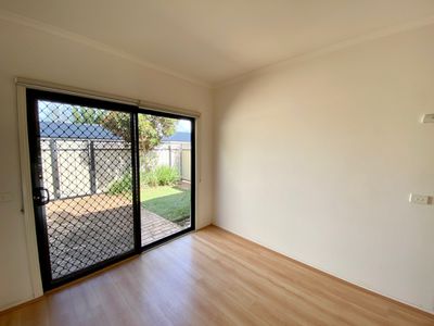 2 / 2-6 Kelly Street Werribee, Werribee