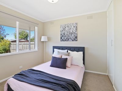 6 Clydesdale Crescent, Belmont
