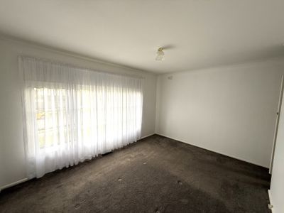 48 Nicholas Grove, Heatherton