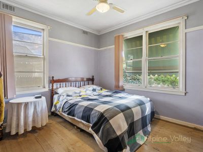 12 Simmonds Street, Mount Beauty