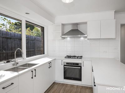 4 Kara Walk, Cranbourne