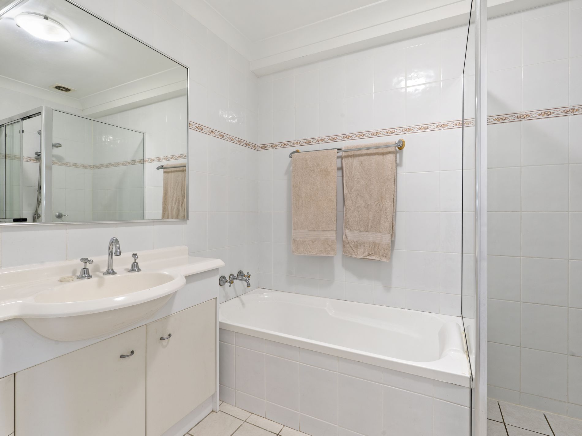 71 / 88-98 Limetree Parade, Runaway Bay