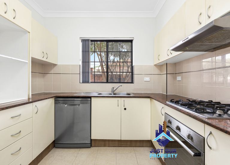 4 / 24-25 South Pde, Campsie
