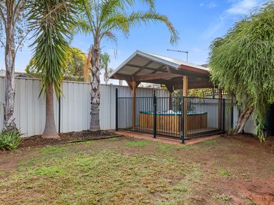 5B Kookynie Close, Hannans