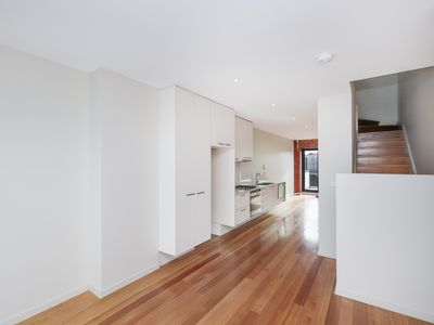 2 / 18 Rothwell Street, Ascot Vale