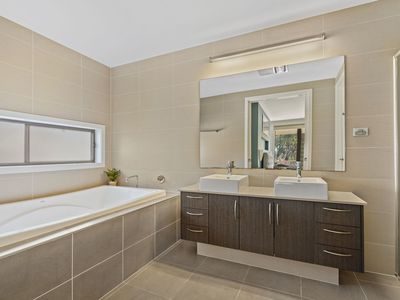 14 Woodgrove Avenue, Harrington Park