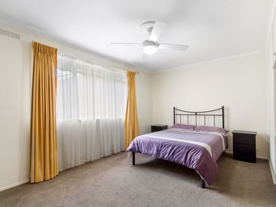 6 Indra Court, Sale