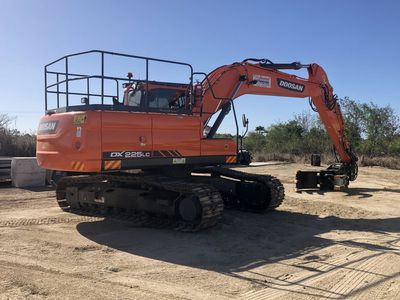 Large Established Earthmoving Business in the Whitsundays North Qld