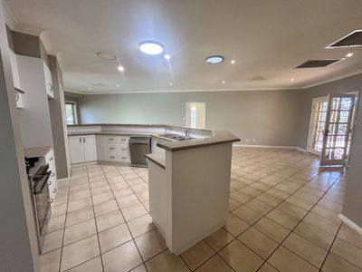 569 Wheelers Lane, Dubbo