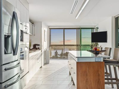 26701 / 2 Ephraim Island Parade, Paradise Point